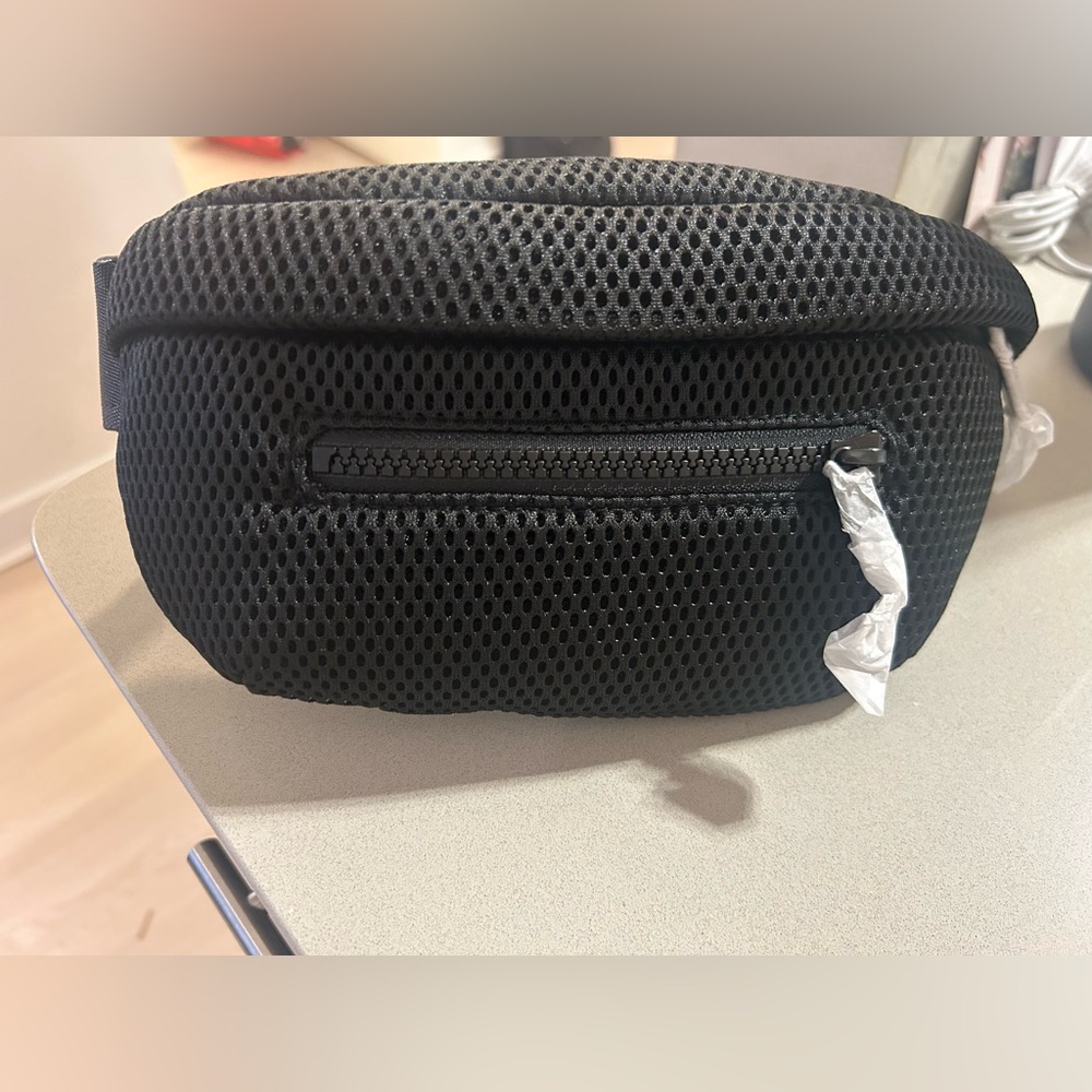 NEW Dagne Dover Mesh Fanny Pack